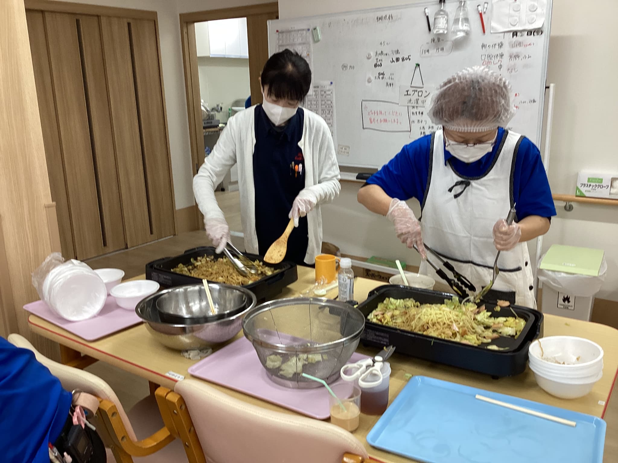 「アースケア前橋　朝倉の里」やきそばレク♬